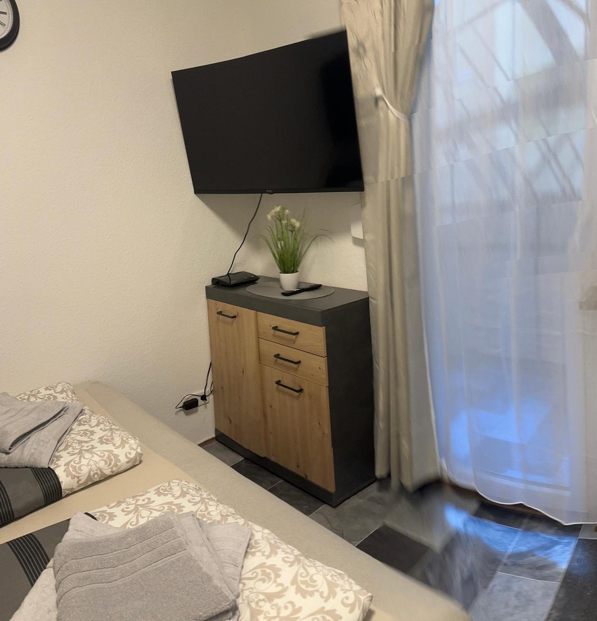 M&Bluxux Apartaments Крефелд Екстериор снимка