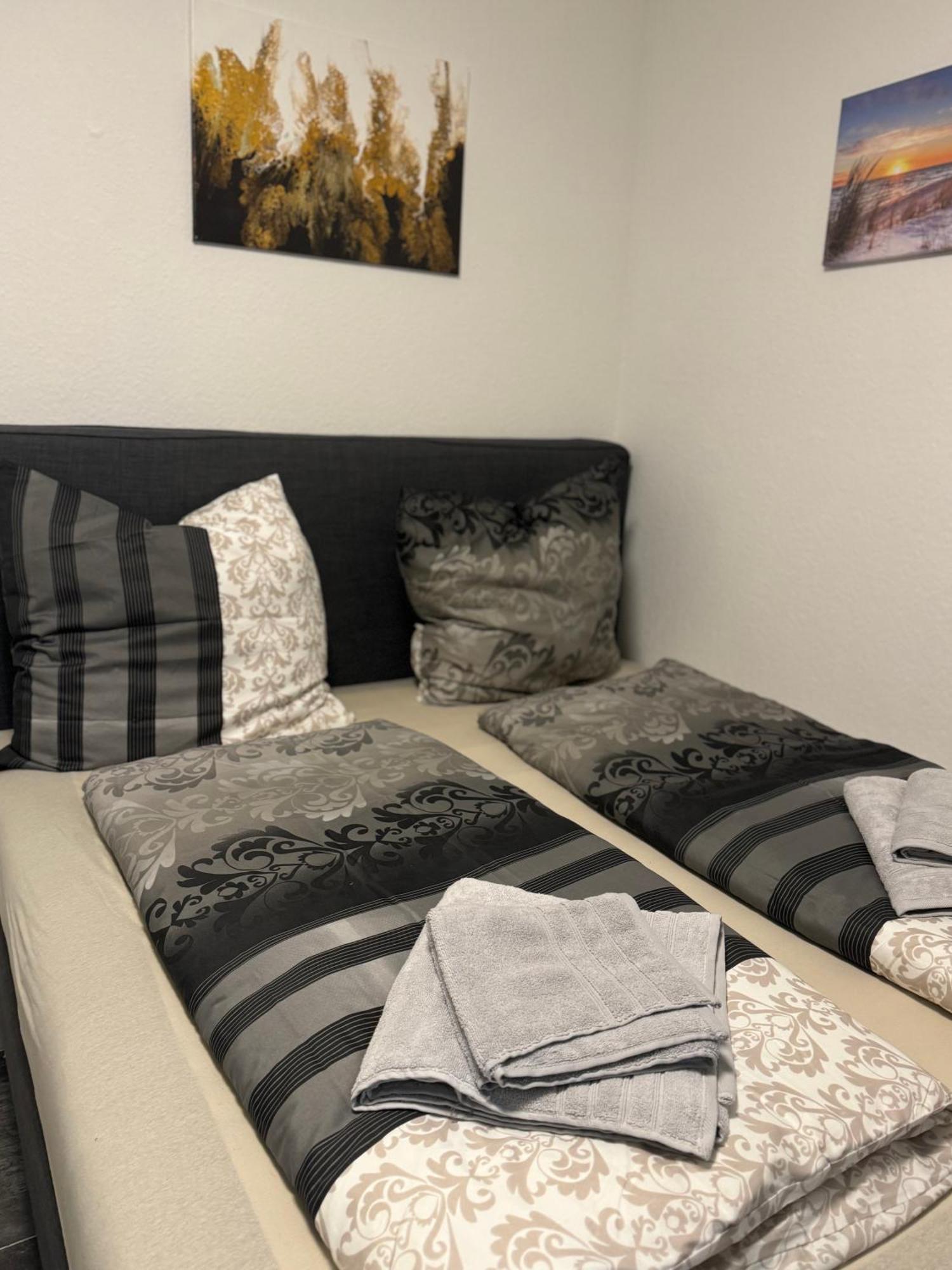 M&Bluxux Apartaments Крефелд Екстериор снимка